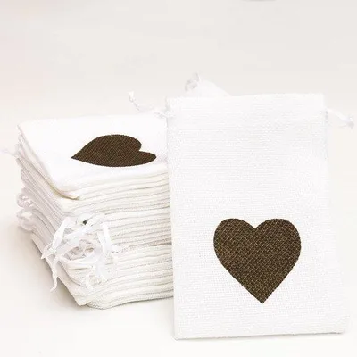 Produktbild von Famanu Jute-Säckchen 25 Stück - natürliche Geschenkbeutel mit Herzmotiv
