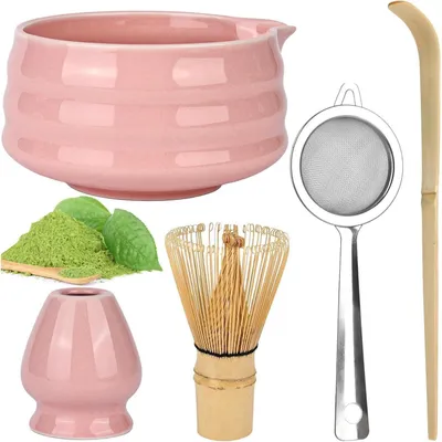 Image de Ensemble de matcha comprenant : une tasse, un fouet, un support et une cuillère en bambou