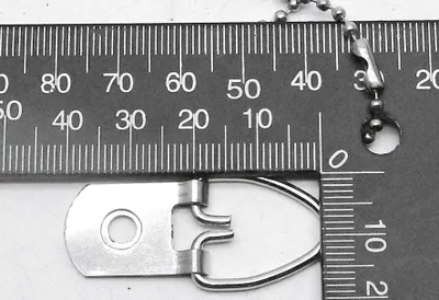 Produktbild von Bilderhaken 8 Stück, 40 x 22 mm, 5 kg Belastbarkeit, chromfarbig, mit Schrauben
