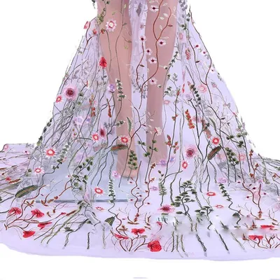 Imagen del producto de Tela de tul con bordado y estampado de flores, ideal para proyectos creativos