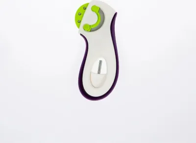 Produktbild von Prym Ergonomics Rollschneider 45mm, plaumenblau/weiß