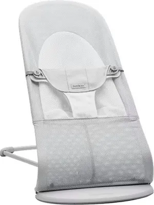 Produktbild von BABYBJÖRN Wipstoeltje Balance Soft Lichtgrijs frame Zilver-Wit Mesh