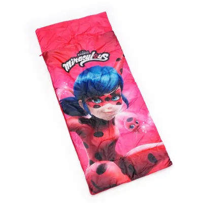 Productafbeelding van Pluizige Miraculous Ladybug slaapzak, rollend model, 70 x 140 cm. Perfect voor thuis en onderweg