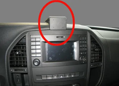 Produktbild von Brodit ProClip Fahrzeughalter 213531 - Mittelbefestigung, extra starke Montageplattform. - Mercedes Benz Vito 15-23, Mercedes Benz Vito 15-21
