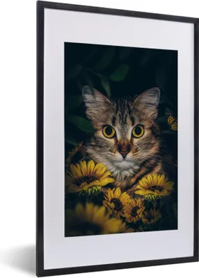 Produktbild von MuchoWow® Gerahmtes Poster Katze - Gelb - Blumen - Botanisch 40x60 cm - Poster mit Schwarzem Bilderrahmen Wandposter Rahmen Foto Bilder - Poster in Rahmen