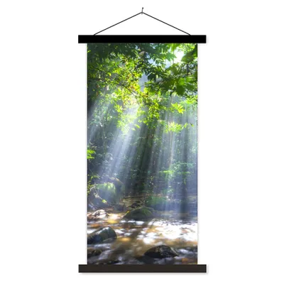 Produktbild von MuchoWow® Textilposter Sonnenstrahlen dringen durch die Bäume in den Regenwald von Malaysia 60x120 cm mit schwarzem Rahmen - Magnete