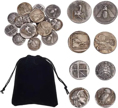 Productafbeelding van 4 verschillende oude Griekse munten met zwart - Set van 16 - Fluwelen zakje religieuze munten uit het oude Rome