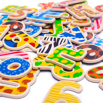 Produktbild von Tidlo Holz Magnetbuchstaben Spielzeug - Lernspaß für Kinder