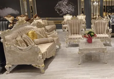 Produktbild von Casa Padrino Luxus Barock Wohnzimmer Set Grau / Gold - 2 Barock Sofas mit Muster & 2 Barock Sessel mit Muster & 1 Barock Couchtisch - Barock Wohnzimmer Möbel