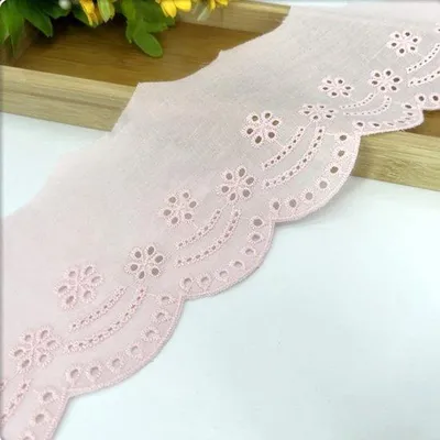 Produktbild von Kantband im Vintage-Stil mit Stickerei – Spitzenband – Baumwolle – Dekoratives Band – Zum Nähen – 10 cm x 1 m – Erhältlich in 10 Farben – Spitzenband