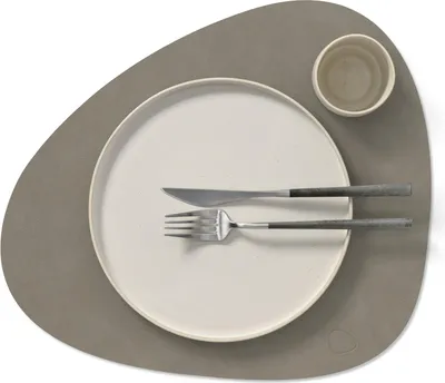 Productafbeelding van LIND DNA Placemats Nupo - Leer - Flint Grey - Curved - Afwasbaar - 44 x 37 cm - 2 Stuks