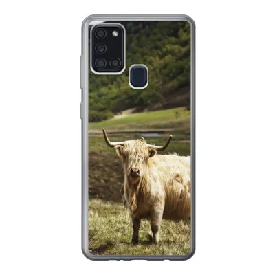 Produktbild von MuchoWow® Handyhülle Schutzhülle Hülle für Samsung Galaxy A21s Schottische Highlander - Pfad - Wald Silikon Softcase Handy Hülle - Hartschale