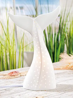 Immagine prodotto di Lampada da tavolo Gilde, modello "Flosse", in porcellana bianca, confezione da 1.
Altezza: 30,00 cm
Larghezza: 19,00 cm
Profondità: 9,00 cm
Codice prodotto: 32705