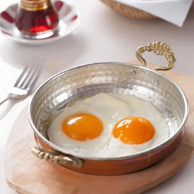 Produktbild von Kupferpfanne Deko 20 cm mit goldfarbenen Griffen