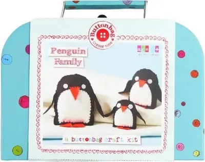 Produktbild von Buttonbag Bastelset Pinguin Familie - kreatives Nähspielzeug für Kinder