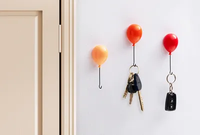 Produktbild von Peleg Design Ballongers: Schlüsselhaken für die Wand - lustiger Schlüsselhalter in Ballonform für die Wand | dekorativer Schlüsselanhänger 3er Set | Schlüsselhaken mit 3 Installationsoptionen