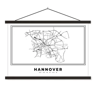 Produktbild von MuchoWow® Textilposter Schwarz und weiß - Deutschland - Karte - Stadtplan - Hannover 90x60 cm mit schwarzem Rahmen - Aufhängungssatz