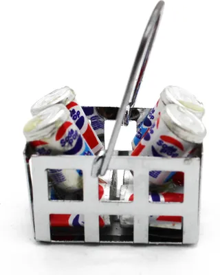 Produktbild von 1zu12 Miniatur Korb mit Mini Cola Dosen
