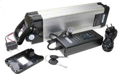 Immagine prodotto di Batteria 36V 10Ah LI di ricambio con caricatore per e-bike pedelec bici elettrica