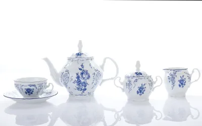 Produktbild von Teeservice, tschechisches Porzellan, Bernadotte, blaue Blumen, 15 d., Thun 1794