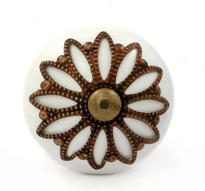 Produktbild von weißer Knauf mit Sternrosette Renaissance Messing antik
