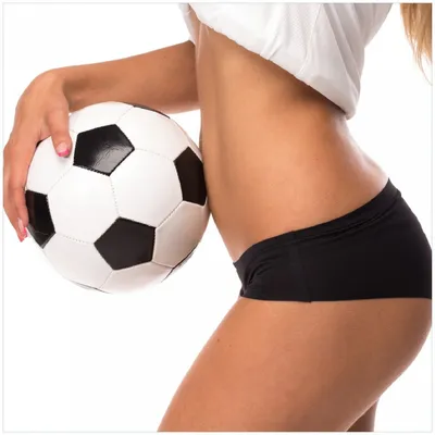 Produktbild von Wallario Memoboard Magnettafel aus Glas, Größe 50 x 50 cm, Motiv Fußball - sexy Frau mit einem Fußball