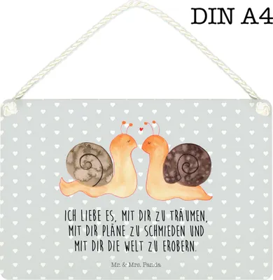 Produktbild von Mr. & Mrs. Panda Holzschild Schnecken Liebe DIN A4 - Grau Pastell - Geschenk, Jahrestag, Wandbild Holz, Träume, holzbild, Türschild, Zukunft, wandtafel, Freundin, Paar
