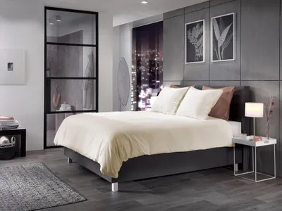 Productafbeelding van Geel katoenen dekbedovertrek - 135x200 cm – 100% katoen – Hoogwaardige beddengoed met effen design – Zacht – Ademend en huidvriendelijk – Inclusief kussensloop van 80x80 cm – Wit