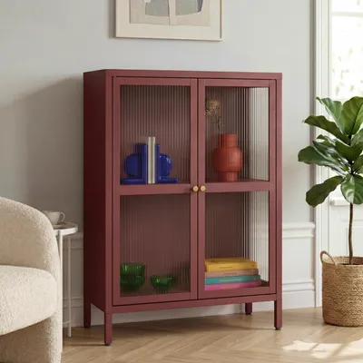 Zdjęcie produktu dla Kredens 'Säkylä' stalowy z 2 żebrowanymi szklanymi drzwiami 84 x 64 x 35 cm Bordeaux czerwony