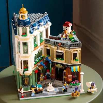 Zdjęcie produktu dla LEGO ICONS Ulica handlowa, Zestaw do budowania, 18 lat(a), Plastik, 3456 szt., 3,89 kg