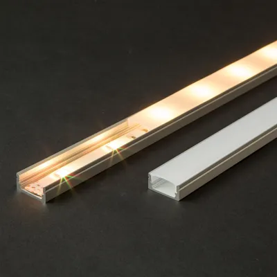 Produktbild von Opalabdeckung für LED-Aluminiumprofil 41010A1 - 1 Meter - Polycarbonat [41010M1]