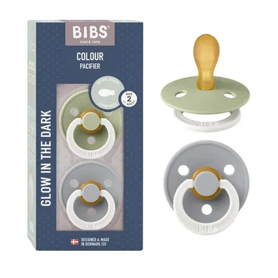 Produktbild von BIBS Colour Symmetrical Glow Schnuller 2er-Pack, BPA-frei. Leuchtet im Dunkeln, Symmetrischer Nippel. Naturkautschuk / Latex, Hergestellt in Dänemark. Größe 2 (6-18 Monate), Sage Glow / Cloud Glow