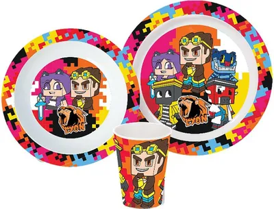 Imagen del producto de Set de regalo para bebés STOR Lyon, compuesto por tres piezas: una taza, un cuenco antideslizante y un plato hondo.