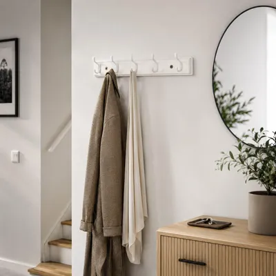 Produktbild von Garderobenleiste Bambus – Wandgarderobe mit Metallhaken – Weiß, 5 Haken Weiß 61 cm