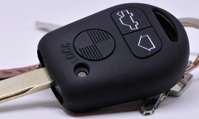 Produktbild von Auto Schlüssel Hülle Silikon Schutz Cover Schwarz kompatibel mit BMW E36 E39 E34 E38 3er 5er 7er E32 8er E31 3 Tasten Funk Fernbedienung