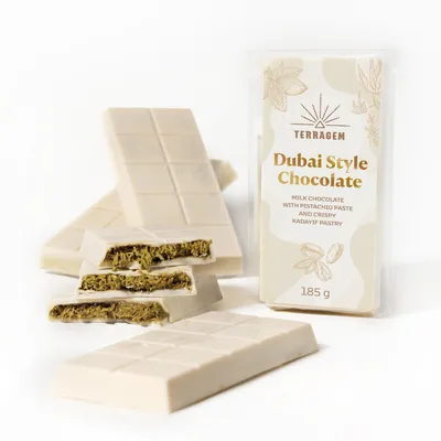 Produktbild von Weiße Dubai Schokolade 185 g - Handgemacht - Dubai Stil Schokolade mit Tahini, Kadayif & türkischen Pistazien - 100 % natürlich & ohne Zusatzstoffe