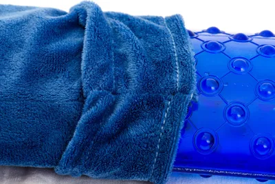 Zdjęcie produktu dla Termofor 80 cm, 2,5 litra, z pokrowcem, na szyję i brzuch, do relaksu