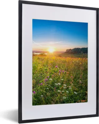 Produktbild von MuchoWow® Gerahmtes Poster Sonne - Gras - Blumen 30x40 cm - Poster mit Schwarzem Bilderrahmen Wandposter Rahmen Foto Bilder - Wandposter Schlafzimmer