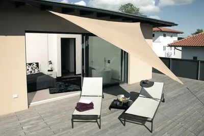 Produktbild von Windhager Dreiecksonnensegel 3,6 x 3,6 x 3,6 m, aus wasser- und windabweisenden PES 180 g/m², khaki