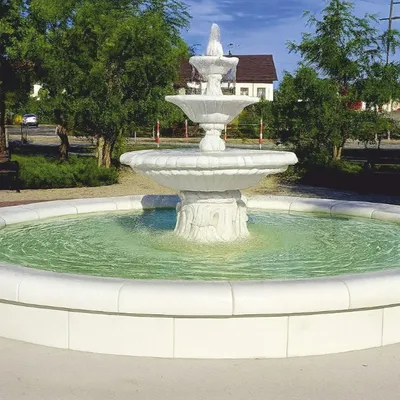 Produktbild von Casa Padrino Barock Springbrunnen mit Umrandung Weiß Ø 465 x H. 180 cm - Garten Deko Brunnen