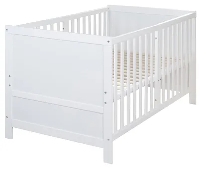 Imagen del producto de Cuna para bebé EASY SLEEP de 70 x 140 cm, incluye esquinas de conversión. Cuna con barandillas regulables en altura (3 posiciones). Incluye 3 barras laterales abatibles. Fabricada en madera lacada en blanco