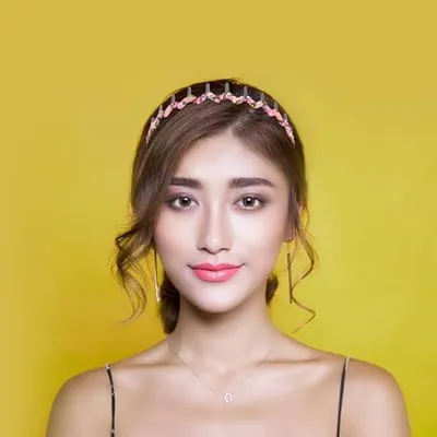 Produktbild von 9 Damen-Haarbänder aus Kunststoff und Chiffon mit rutschfestem Zahndesign, angenehm bei langem Tragen, eleganter Haarschmuck für Partys und Shows, Farbe zufällig