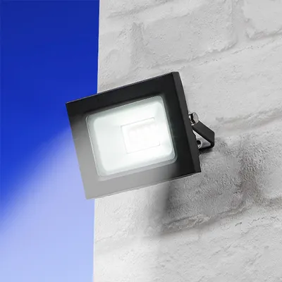 Produktbild von LED Fluter Strahler 10W kaltweiß 750lm IP65 aus Aluminium 9,8x3,0x7,0cm