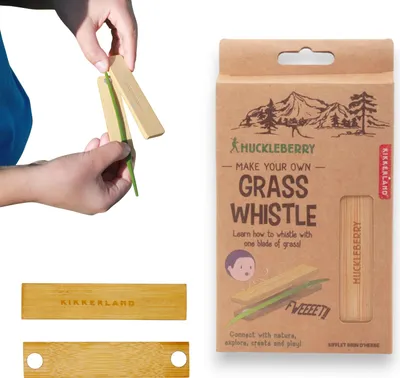 Produktbild von Huckleberry Graspfeife aus Bambus – Outdoor Naturspielzeug für Kinder
