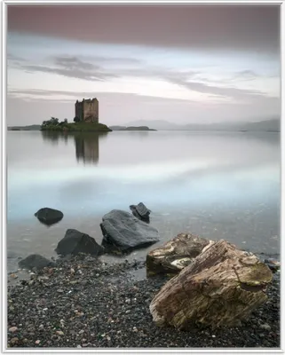 Produktbild von Wallario Wandbild Schloss in Schottland, Größe: 40,30 x 50,30 cm, Poster mit weißem Aluminiumrahmen