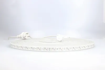Immagine prodotto di as-Schwabe Striscia LED 15m 22.500lm Cavo di collegamento da 1,5m con spina di contorno Fotoluminescente 12 W/m 4000K AC 230V/16A IP65 46710