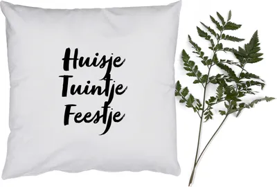 Produktbild von MuchoWow® Zierkissen Sofakissen Wohnzimmer Dekokissen 60x60 cm Gartenparty im Landhaus - Text - Zuhause - Zitate - Sitzfläche - Foto Polster