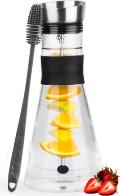 Produktbild von Belle Vous Glaskaraffe mit Deckel & Fruchtspießeinsatz - 1,4L Wasserkaraffe mit Edelstahldeckel & Reinigungsbürste - Für Wasser & Saft - Karaffe Glas