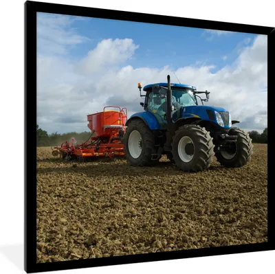 Produktbild von MuchoWow® Gerahmtes Poster Traktor - Blau - Landleben - Wolken 40x40 cm - Poster mit Schwarzem Bilderrahmen Wandposter Rahmen Foto Bilder - Mit Rahmen - Wanddekoration Schlafzimmer
