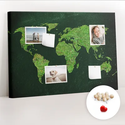 Produktbild von Korkwand mit Stecknadeln – Schwarzes Brett mit Stecknadeln für Fotos und Notizen – 100x70 cm – 100 Holz-Stecknadeln – Weltkarte mit Grasstruktur